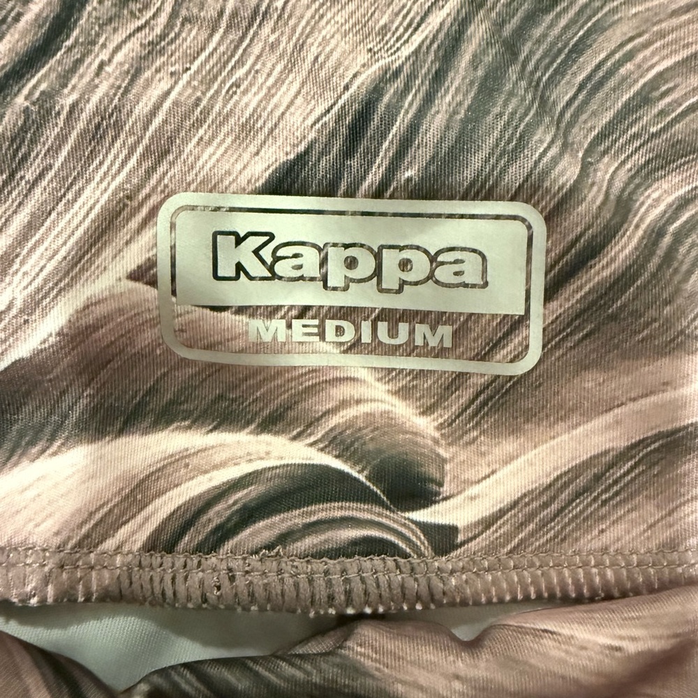 ((SOLD)) Kappa Woman Skin Fit Pattern Leggings Medium in Pink and Gray NWT - Picture 3 of 6